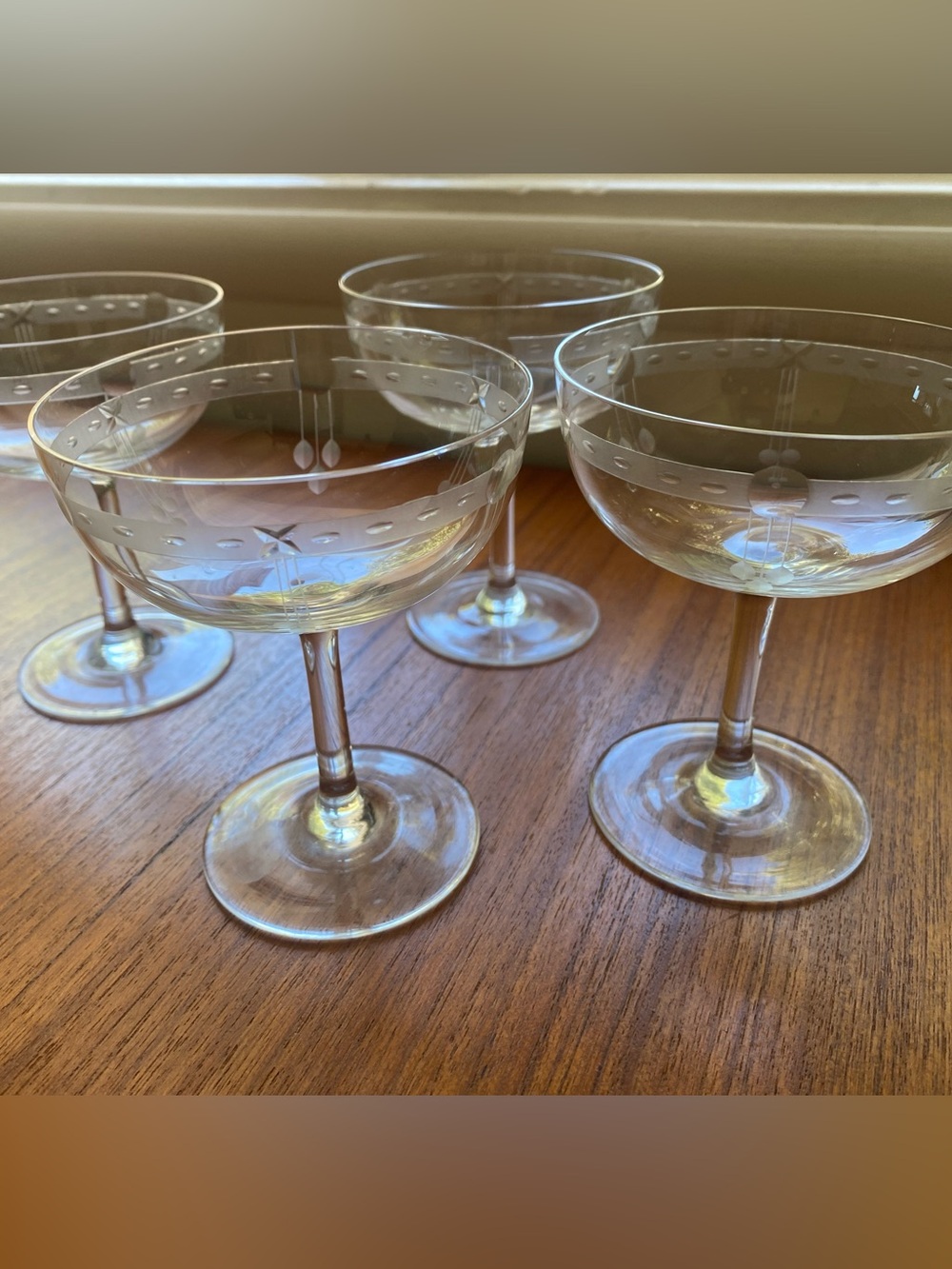 Vintage Etched Crystal Glass Coupe Set of 4 - Champagne Cocktails Serveware